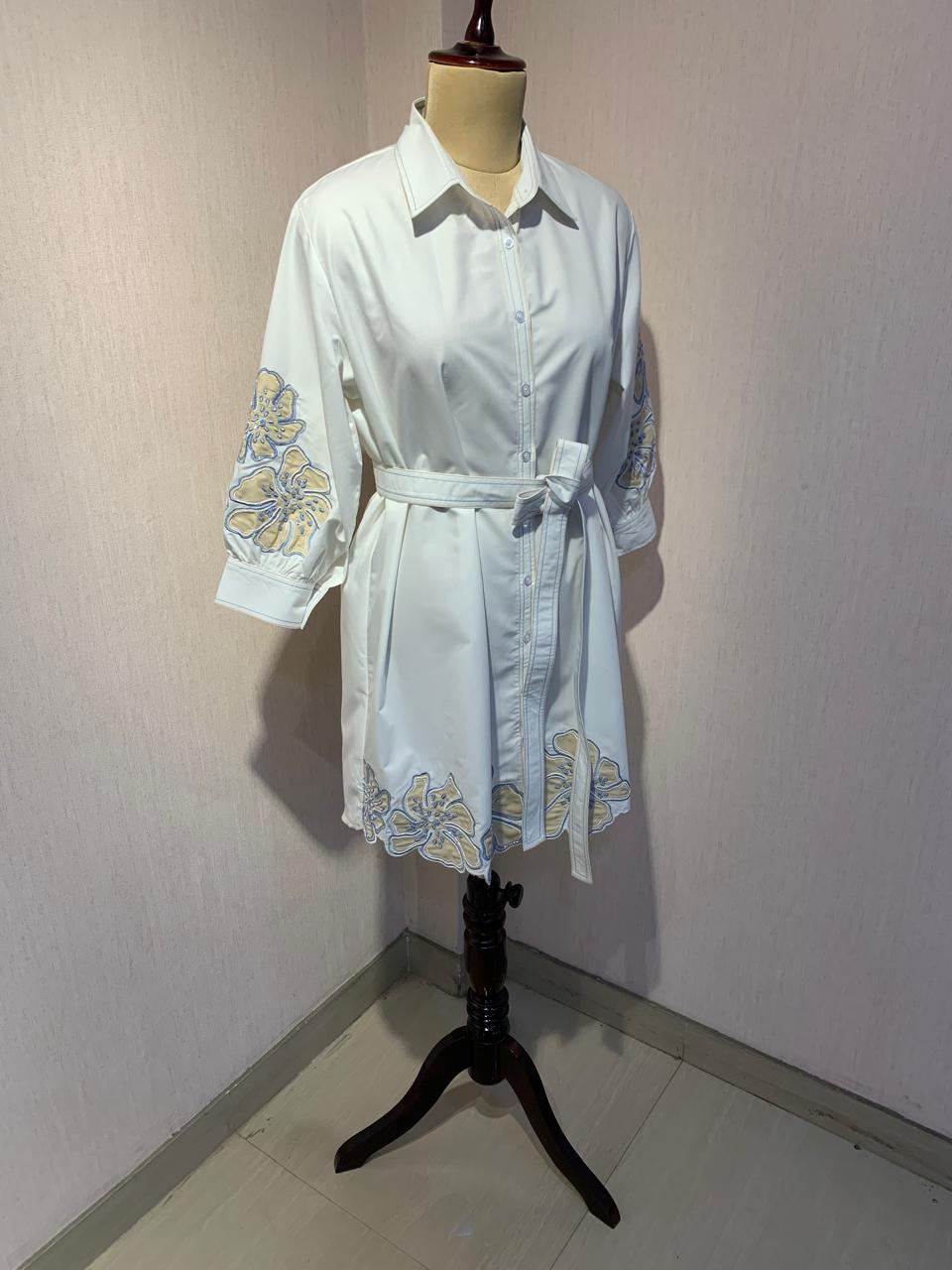 FLORAL EMBROIDERED DRESS WITH A STYLISH AND FRESH LOOK.