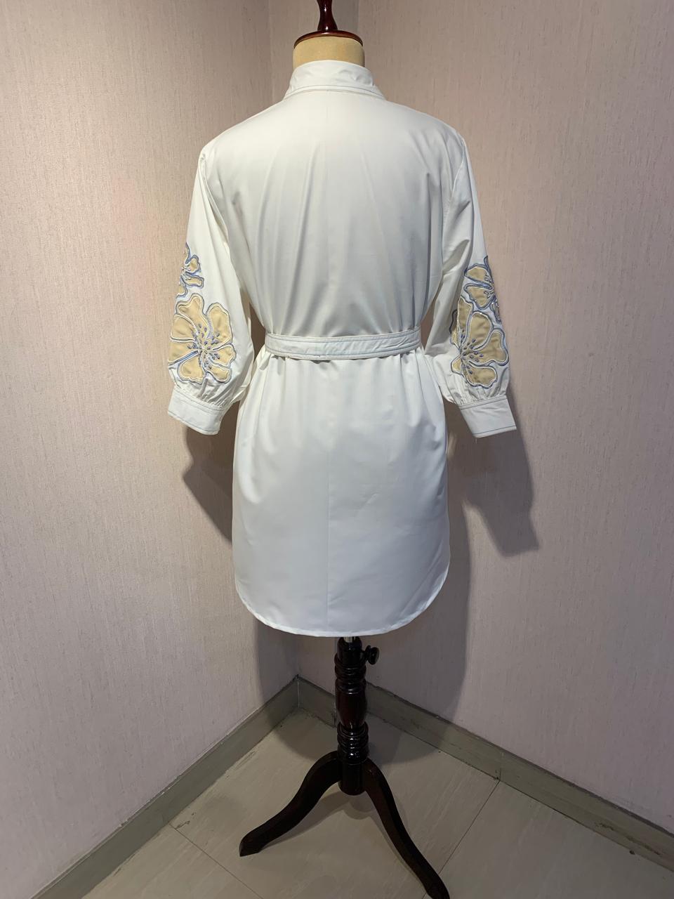 FLORAL EMBROIDERED DRESS WITH A STYLISH AND FRESH LOOK.