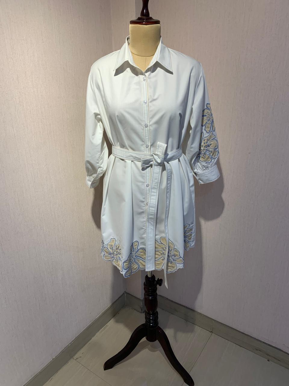 FLORAL EMBROIDERED DRESS WITH A STYLISH AND FRESH LOOK.