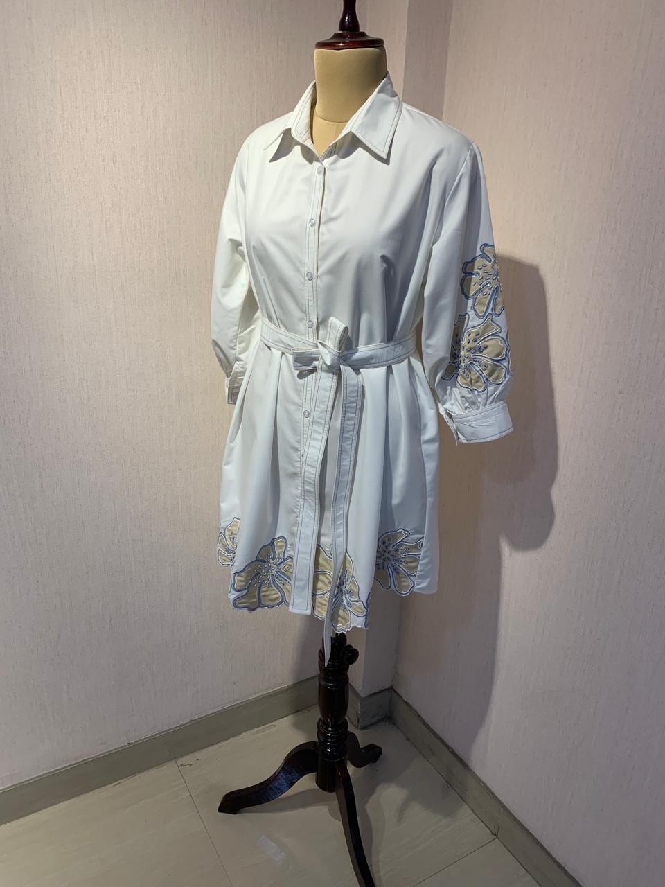 FLORAL EMBROIDERED DRESS WITH A STYLISH AND FRESH LOOK.