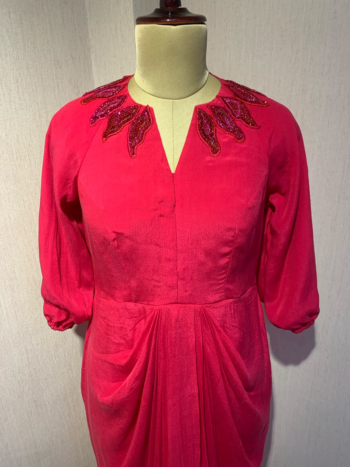ELEGANT PINK EMBROIDERED DRAPED GOWN.
