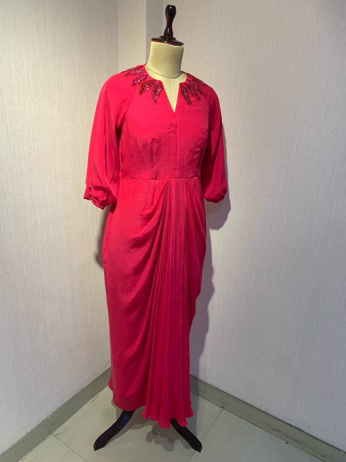 ELEGANT PINK EMBROIDERED DRAPED GOWN.