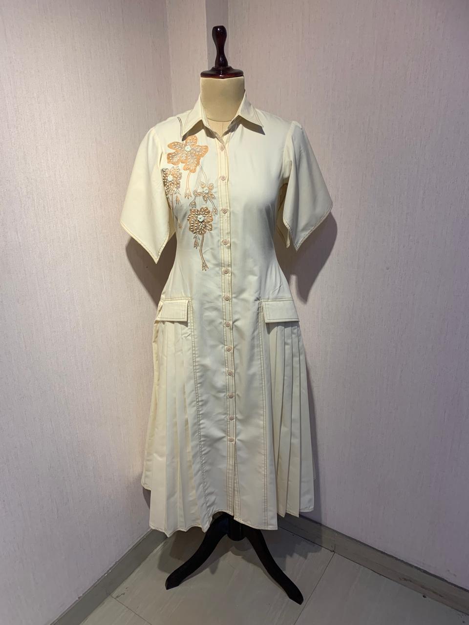 BUTTER YELLOW MIDI DRESS WITH FLORAL EMBROIDERY WITH BELT.