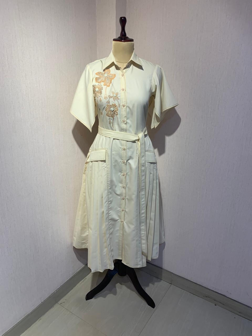 BUTTER YELLOW MIDI DRESS WITH FLORAL EMBROIDERY WITH BELT.