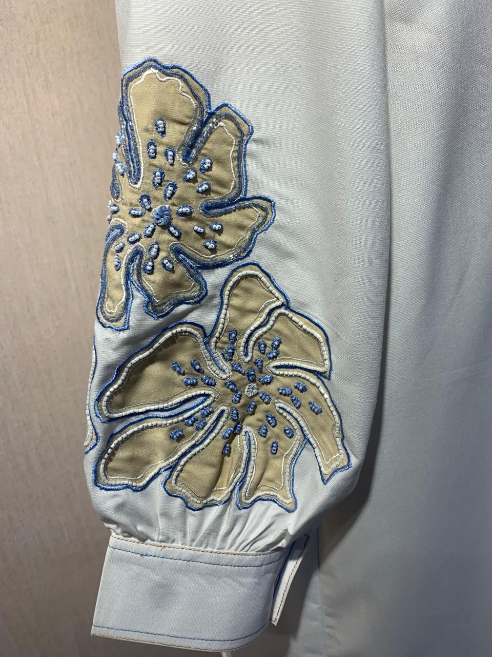 FLORAL EMBROIDERED DRESS WITH A STYLISH AND FRESH LOOK.