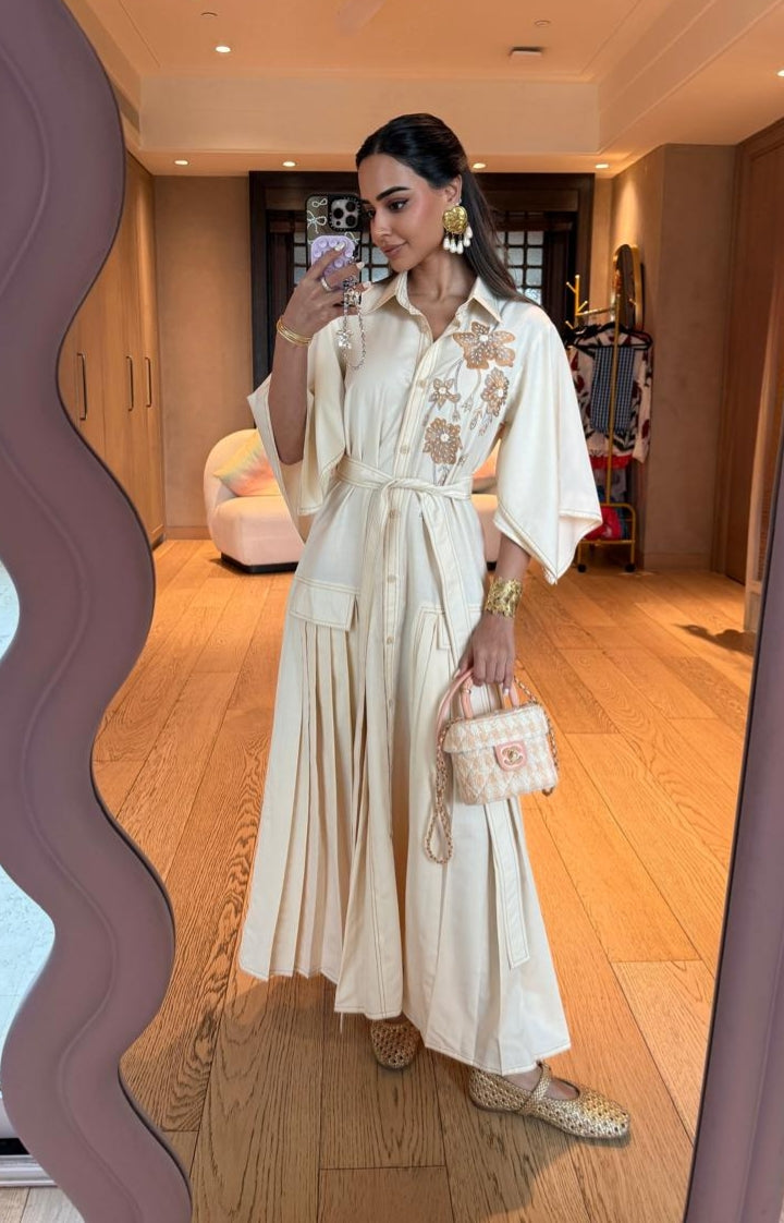 BUTTER YELLOW MIDI DRESS WITH FLORAL EMBROIDERY WITH BELT.