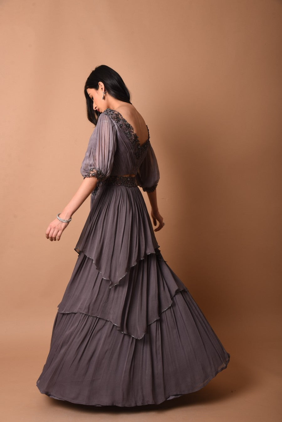 Asymmetric Layered Set