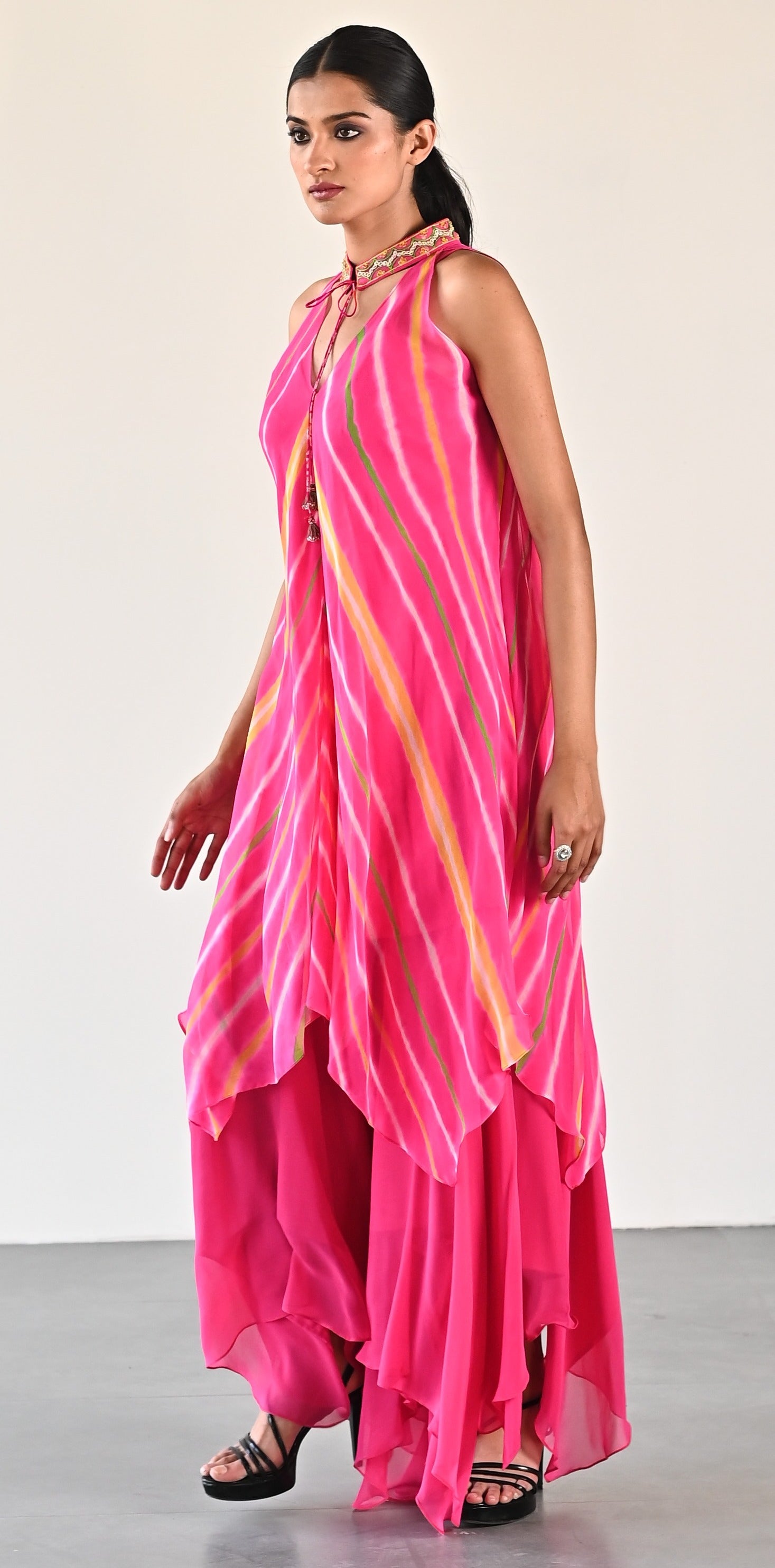 PINK LEHERIYA TOP BOTTOM