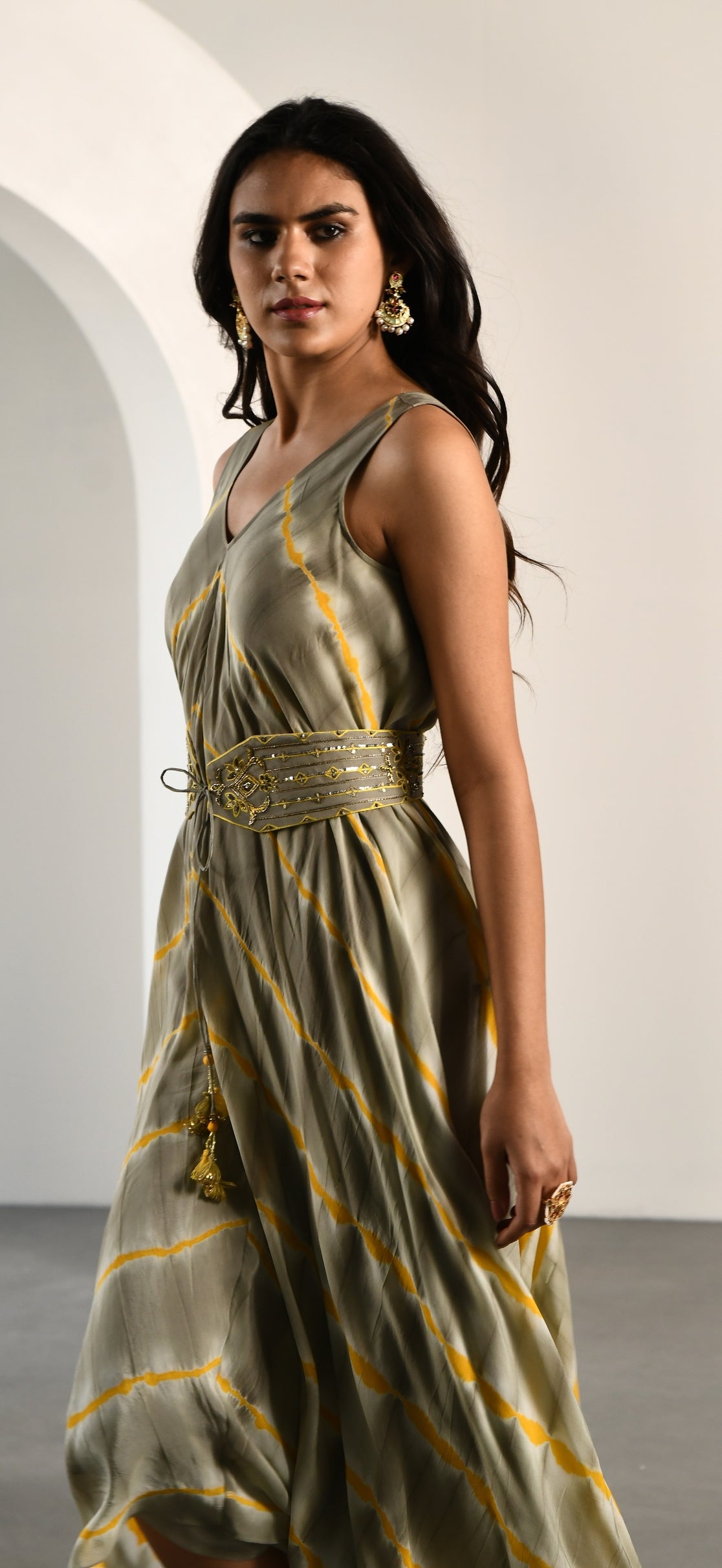 GREY DRESS WITH BELT