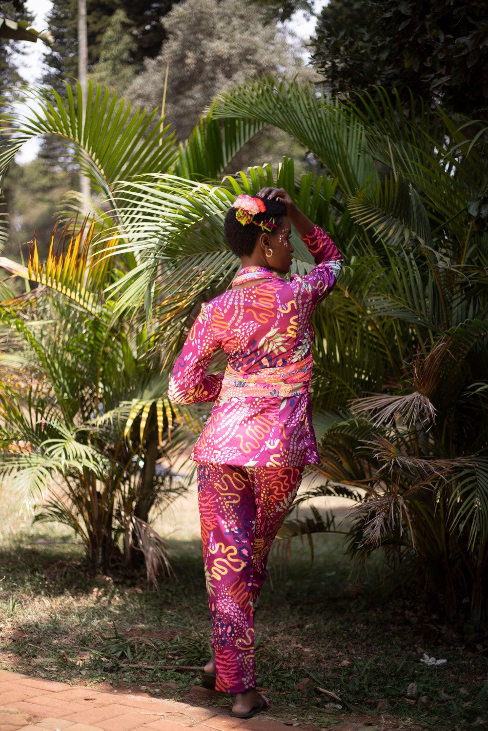 WINE JACKET SET WITH PINK DRAPE